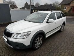 Weiß Gebraucht 2011 Skoda Octavia Kombi | 7.100 € (Superpreis)