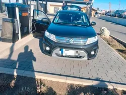 Schwarz Gebraucht 2017 Suzuki Vitara SUV | 10.200 €