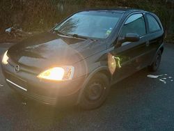 Schwarz Gebraucht 2001 Opel Corsa Kleinwagen | 600 € (Guter Preis)