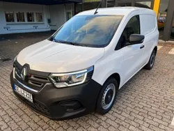 Mineralweiß Gebraucht 2022 Renault Kangoo Van / Kleinbus | 25.480 € (Etwas zu teuer)