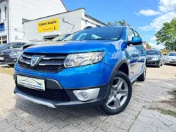 Blau Gebraucht 2013 Dacia Sandero Prestige Kleinwagen | 8.498 € (Etwas zu teuer)