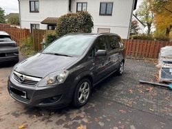Grau Gebraucht 2013 Opel Zafira Family Kombi | 5.499 € (Guter Preis)