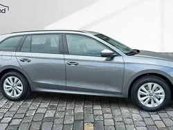 Grau / graphitgrau Neu 2025 Skoda Octavia Selection Kombi | 30.970 € (Superpreis)