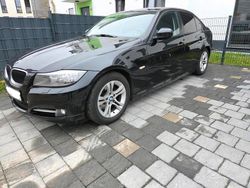 Schwarz Gebraucht 2012 BMW 320 Efficient Dynamics Limousine | 8.990 € (Fairer Preis)