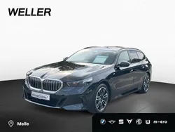 Black sapphire (schwarz) Gebraucht 2024 BMW 520 Comfort Edition Kombi | 51.990 € (Superpreis)