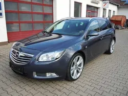 Blau metallic Gebraucht 2010 Opel Insignia OPC Kombi | 19.000 €