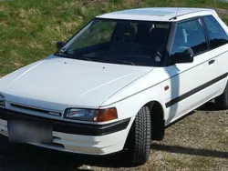 Weiß Gebraucht 1991 Mazda 323 Kleinwagen | 1.800 €