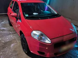 Rot Gebraucht 2011 Fiat Grande Punto Basis Kleinwagen | 3.000 € (Fairer Preis)