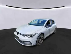 Grau Gebraucht 2023 VW Golf VIII Life Limousine | 24.630 € (Fairer Preis)
