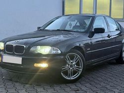 Schwarz Gebraucht 2000 BMW 318 Limousine | 2.900 € (Fairer Preis)