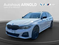 Weiß Gebraucht 2022 BMW 330e M Sport Kombi | 35.330 € (Guter Preis)