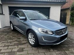 Blau Gebraucht 2017 Volvo XC60 Summum SUV | 25.800 € (Fairer Preis)