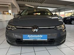 Grau Gebraucht 2023 VW Golf VIII Style Limousine | 25.900 € (Fairer Preis)