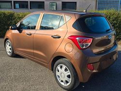 Braun Gebraucht 2015 Hyundai i10 Trend Kleinwagen | 6.699 € (Fairer Preis)