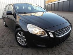 Schwarzmetallic. Gebraucht 2012 Volvo V60 Momentum Kombi | 5.000 € (Fairer Preis)