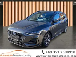 Grau grau Gebraucht 2024 Ford Focus ST-Line X Kombi | 25.980 € (Guter Preis)