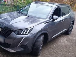 Grau Gebraucht 2023 Peugeot 2008 GT SUV | 24.000 € (Fairer Preis)