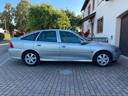 Silber Gebraucht 2001 Opel Vectra Sport Limousine | 3.999 € (Etwas zu teuer)