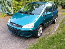 Grün Gebraucht 2001 Ford Galaxy Van / Kleinbus | 2.200 € (Fairer Preis)