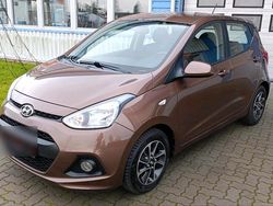 Braun Gebraucht 2016 Hyundai i10 Kleinwagen | 8.250 € (Fairer Preis)