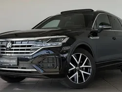 Schwarz deep black perleffekt Gebraucht 2021 VW Touareg R-line SUV | 51.480 € (Etwas zu teuer)