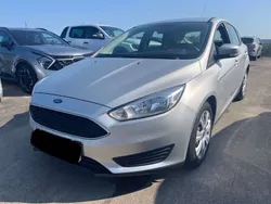 Silber Gebraucht 2015 Ford Focus Trend Limousine | 5.499 € (Fairer Preis)