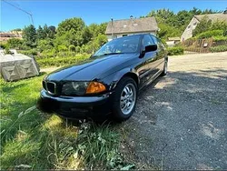 Schwarz Gebraucht 2001 BMW 318 Kombi | 2.900 €