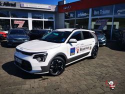 Swp) snow white pearl (weiss Gebraucht 2023 Kia e-Niro Inspiration SUV | 36.990 €