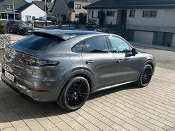 Grau Gebraucht 2022 Porsche Cayenne GTS SUV | 99.000 € (Fairer Preis)