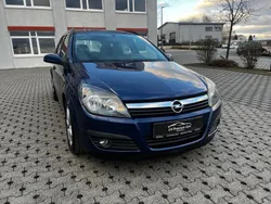 Blau Gebraucht 2006 Opel Astra Kombi | 2.300 € (Etwas zu teuer)
