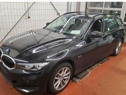 Schwarz Gebraucht 2022 BMW 330e Performance Limousine | 25.497 € (Guter Preis)