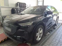 Mythosschwarz Gebraucht 2022 Audi Q4 Sportback e-tron Sport SUV | 34.960 € (Teuer)