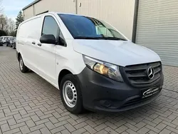 Sodalithblau Gebraucht 2024 Mercedes V250 Style Van / Kleinbus | 65.890 € (Teuer)