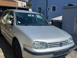Silber Gebraucht 2002 VW Golf IV Basis Kombi | 1.000 €
