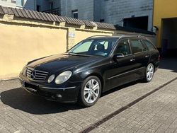 Schwarz Gebraucht 2008 Mercedes E280 Avantgarde Limousine | 4.250 € (Superpreis)