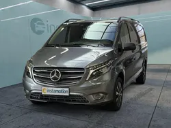 Grau Gebraucht 2023 Mercedes Vito Van / Kleinbus | 55.149 €