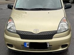 Gelb Gebraucht 2001 Toyota Yaris Verso Van / Kleinbus | 3.000 € (Fairer Preis)