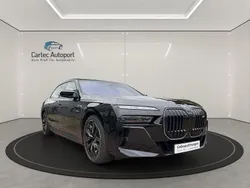Schwarz Gebraucht 2023 BMW M760e Performance Limousine | 121.590 € (Guter Preis)