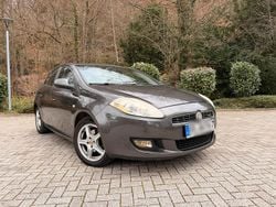 Grau Gebraucht 2009 Fiat Bravo Kleinwagen | 2.780 € (Fairer Preis)