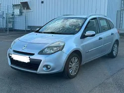 Silber Gebraucht 2009 Renault Clio II Kleinwagen | 2.000 € (Guter Preis)