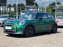 British racing green Gebraucht 2022 Mini Cooper SE Classic Kleinwagen | 17.780 € (Fairer Preis)