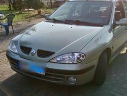 Grün Gebraucht 2001 Renault Mégane Limousine | 1.250 € (Guter Preis)