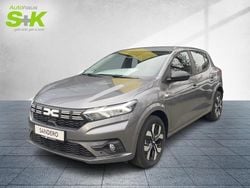 Dolomitgrau (grau) Gebraucht 2025 Dacia Sandero Comfort Kleinwagen | 17.700 € (Guter Preis)