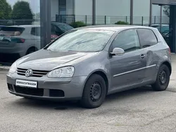 Grau Gebraucht 2005 VW Golf V Comfortline Limousine | 600 € (Guter Preis)