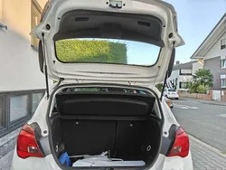 Weiß Gebraucht 2017 Opel Corsa Edition Kleinwagen | 6.950 € (Guter Preis)