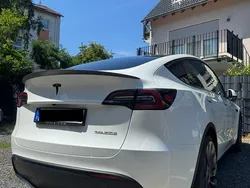 Weiß Gebraucht 2024 Tesla Model Y Performance SUV | 51.900 € (Etwas zu teuer)