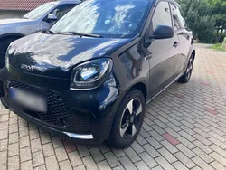 Schwarz Gebraucht 2021 Smart ForFour Electric Drive Kleinwagen | 8.000 € (Guter Preis)