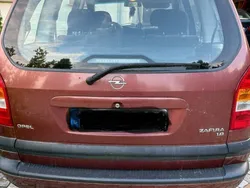 Rot Gebraucht 2002 Opel Zafira Van / Kleinbus | 950 € (Guter Preis)
