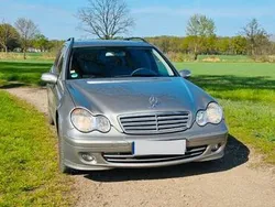 Andere außenfarben Gebraucht 2006 Mercedes 220 Kombi | 2.700 €