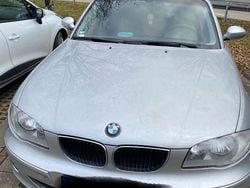 Grau Gebraucht 2006 BMW 118 Kleinwagen | 2.750 € (Guter Preis)